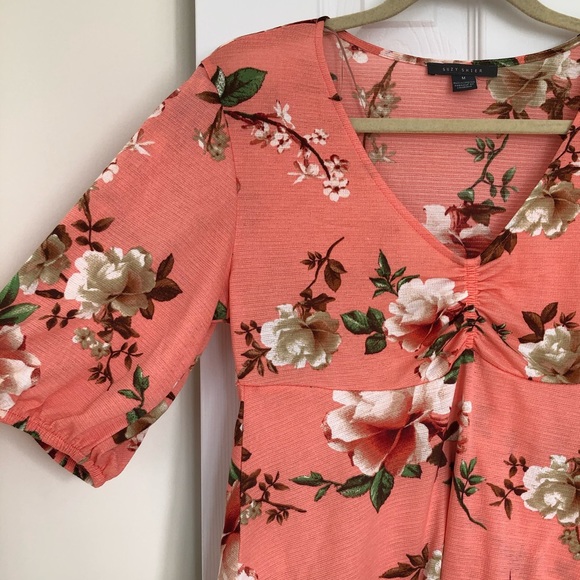 Salmon Coloured Floral Print Peplum Top - Picture 2 of 6